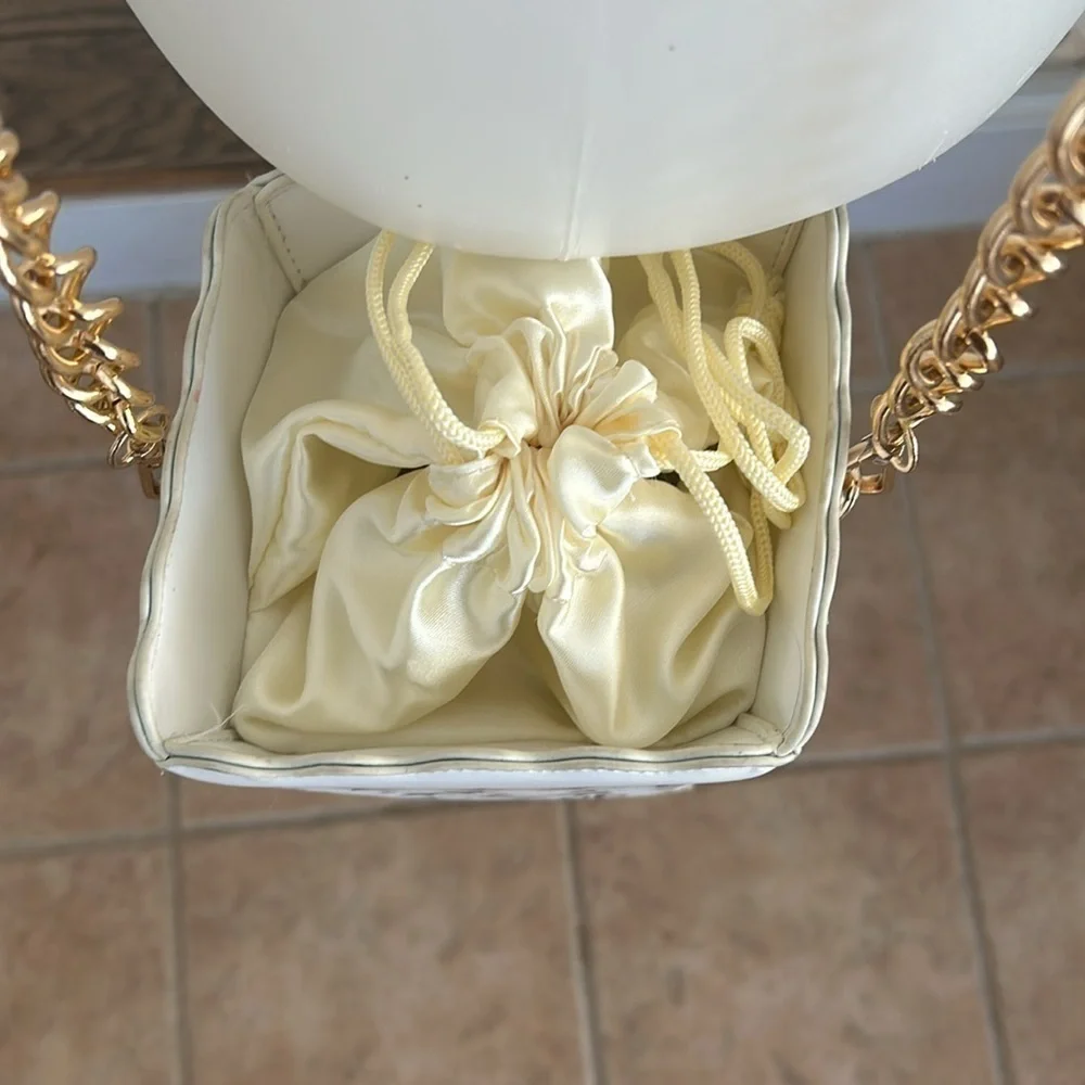 Popcorn container Crossbody purse - Picture 7 of 16